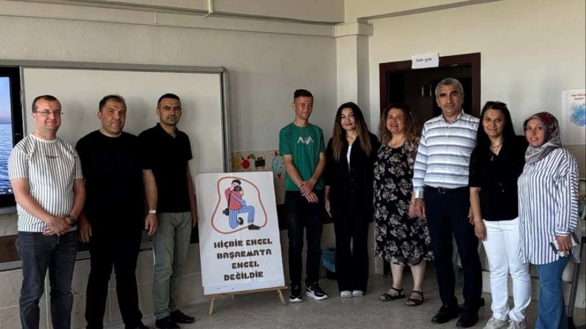 YIL SONU SERGİSİ DÜZENLENDİ.